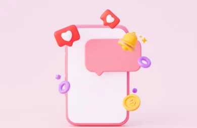 Ilustración 3D de smartphone rosa con burbuja de chat, campana y likes flotando sobre fondo pastel: visual de notificaciones y social listening.
